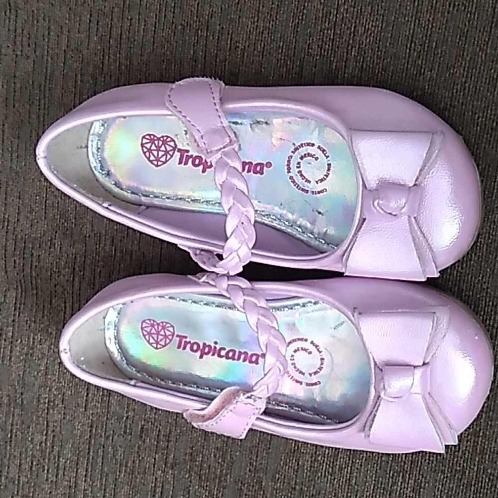 Pink toddlers shoe